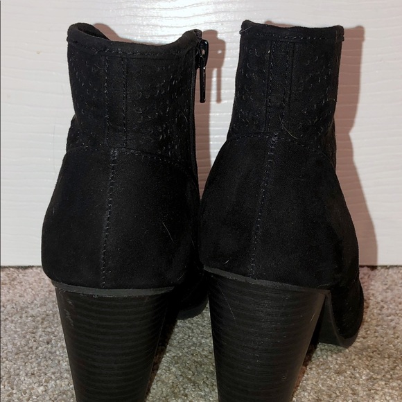 Aria Perforated Boots Size 8 - Picture 3 of 5